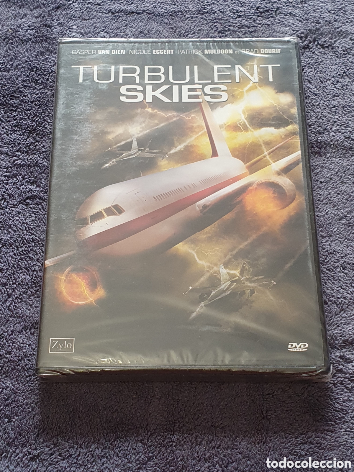 Cine: Dvd-77. Turbulent Skies, Audio: Fran&ccedil;ais 5.1, Dolby Digital - Neuf, Original Scell&eacute;, Non Port&eacute;.