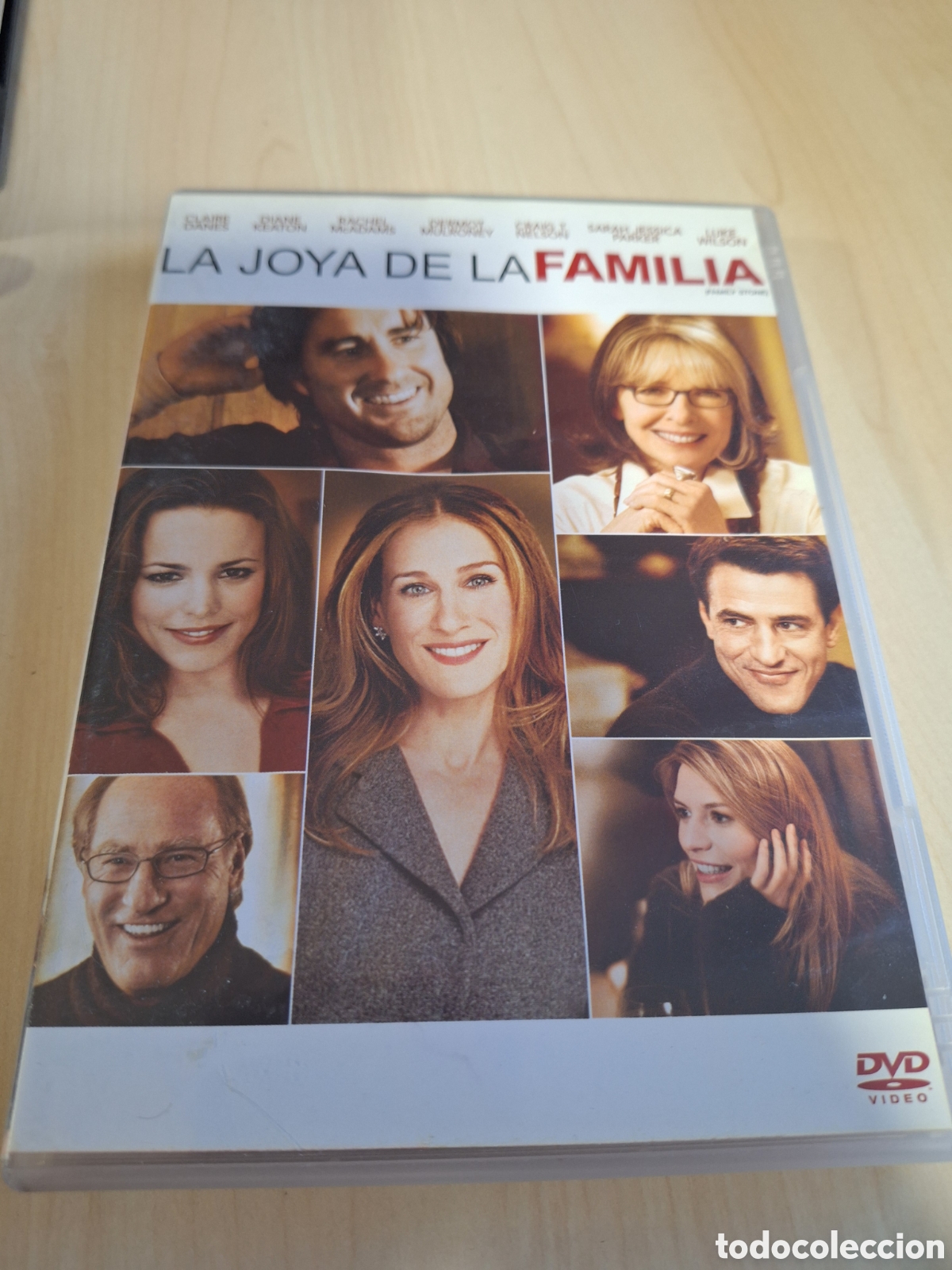 Cine: A4 la joya de la familia DVD SEGUNDAMANO