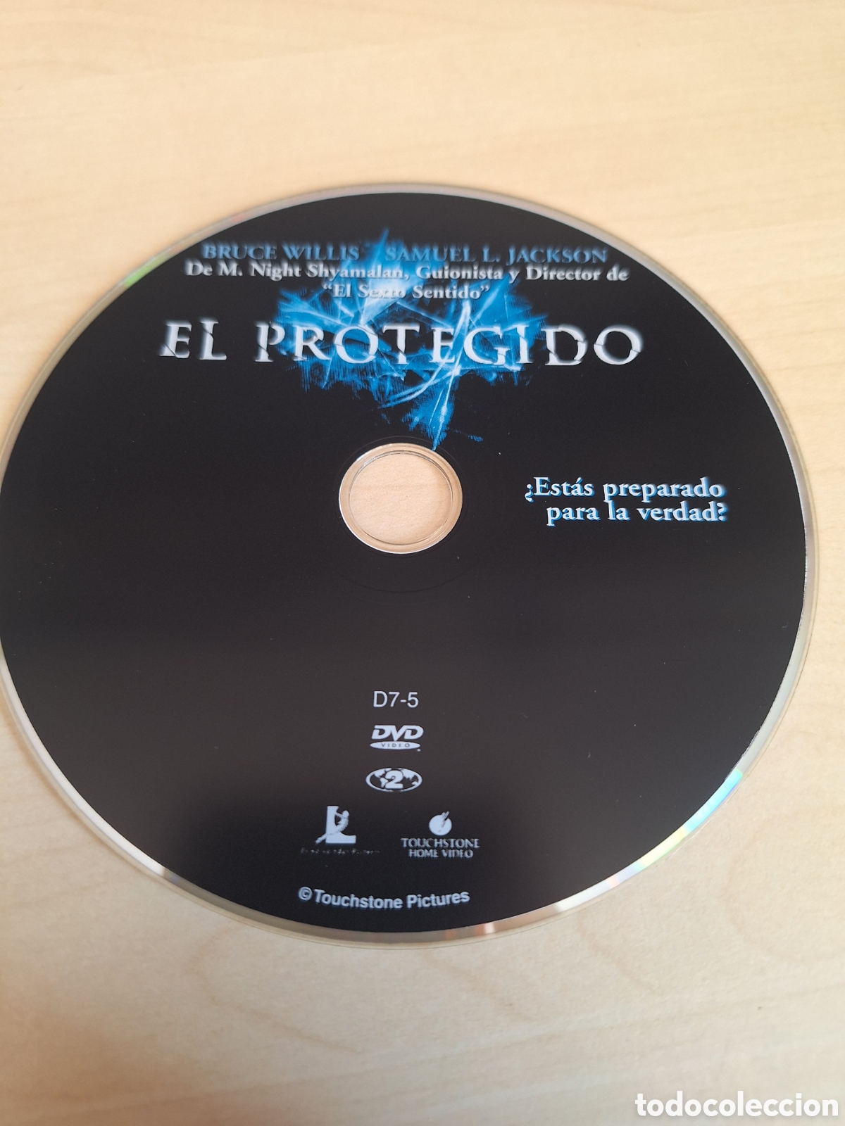 Cine: SD1646 el protegido SOLO DVD