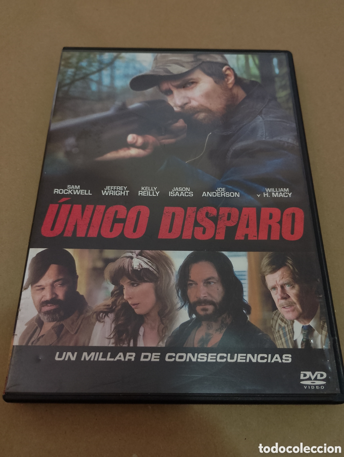 Cinema: Dvd. &Uacute;nico disparo. Con William H. Macy.