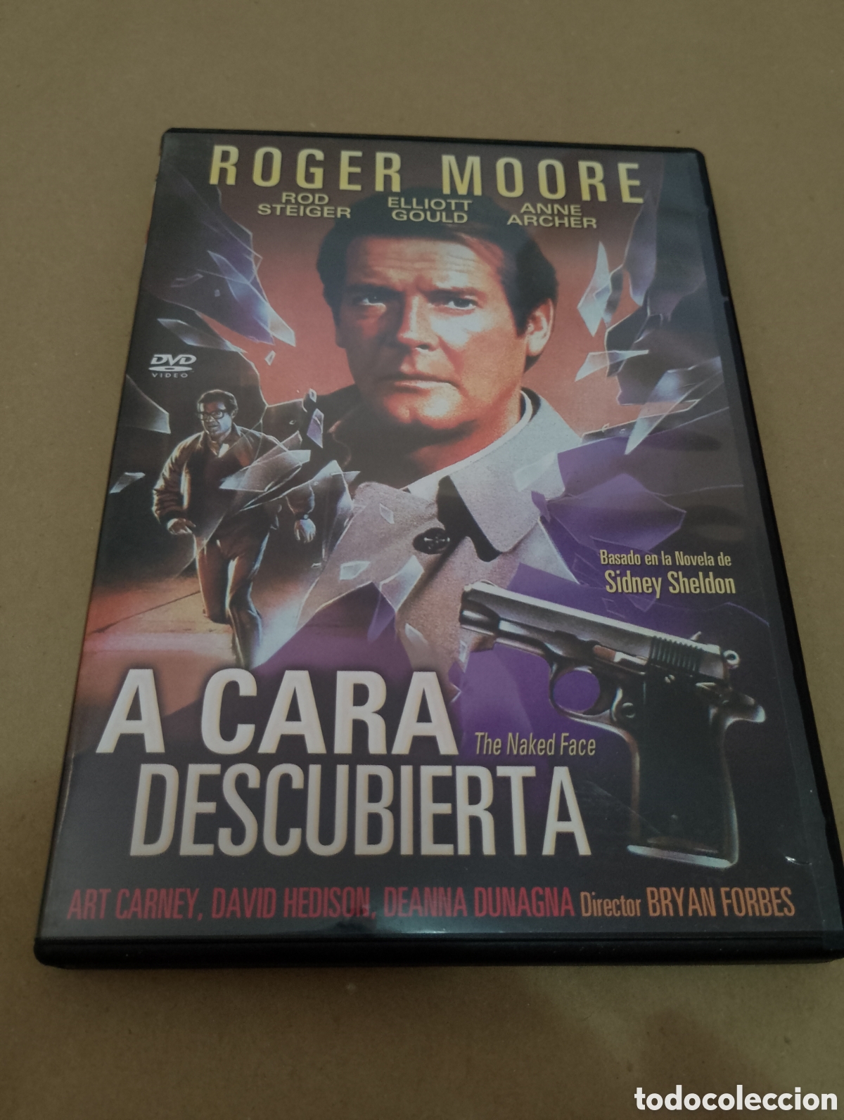 Kino: Dvd. A cara descubierta. Con Roger Moore.