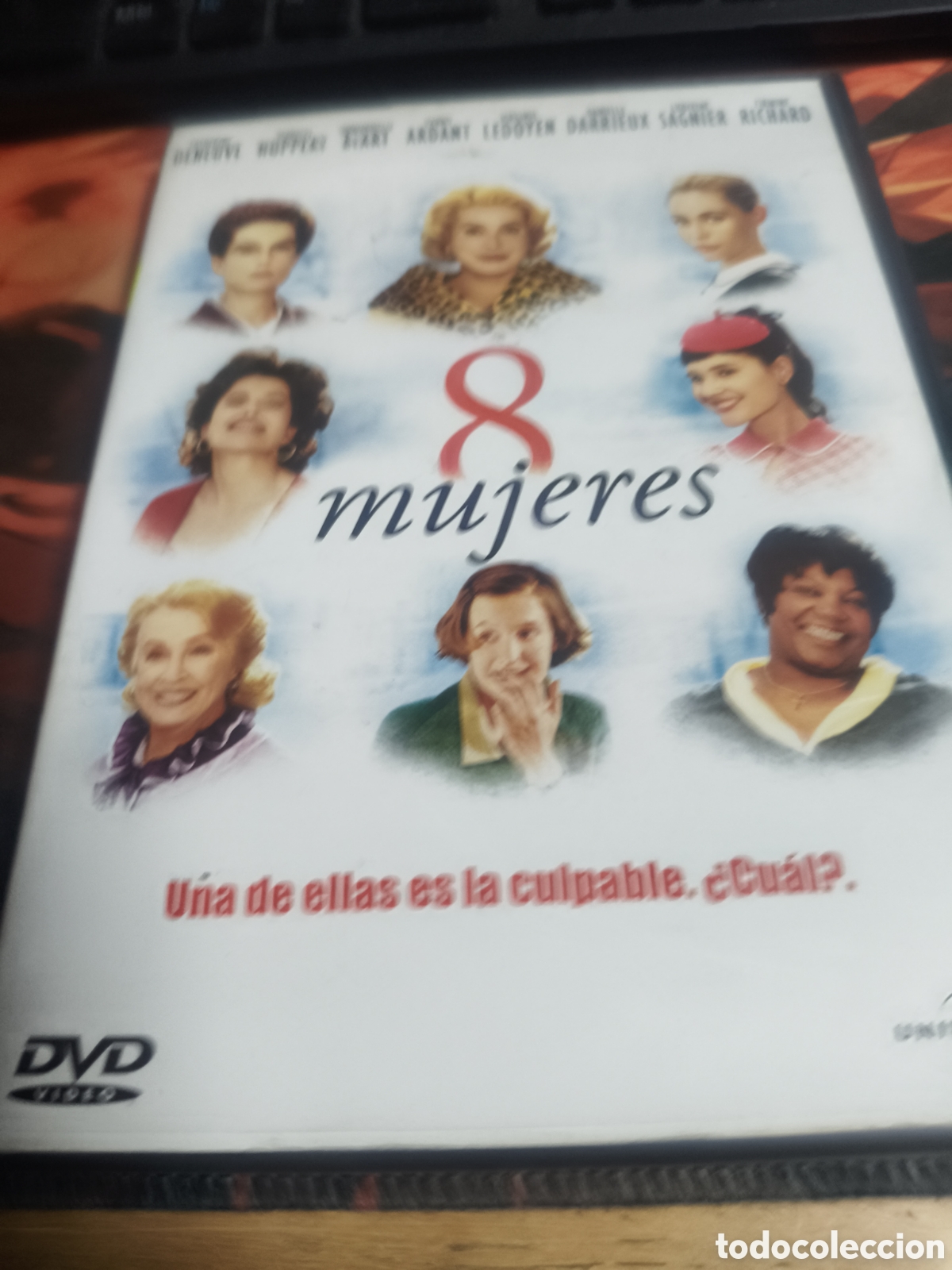 Cine: 8 mujeres DVD - 245 (videoclub)