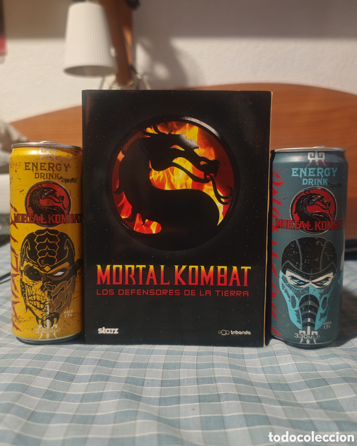 Cine: Dvd animada mortal kombat + latas