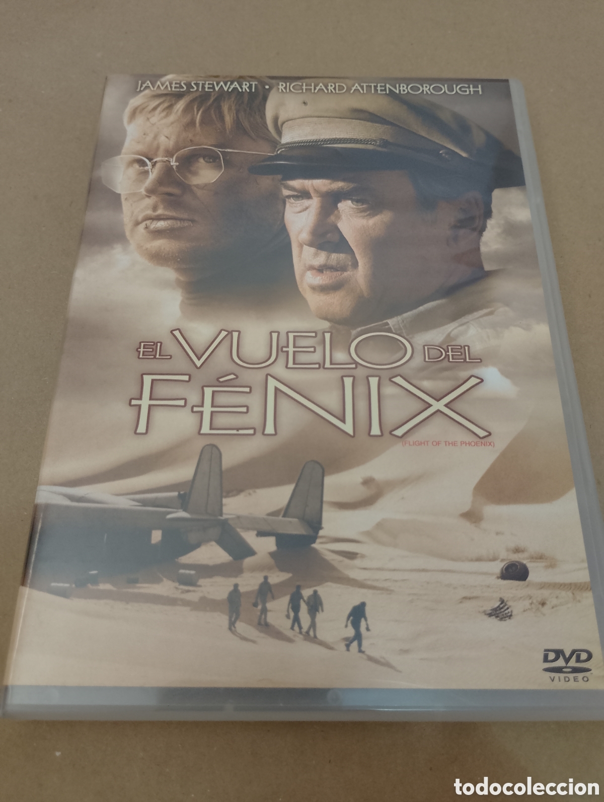 Cinema: Dvd. El vuelo del F&eacute;nix. Con James Stewart y Richard Attenborough.