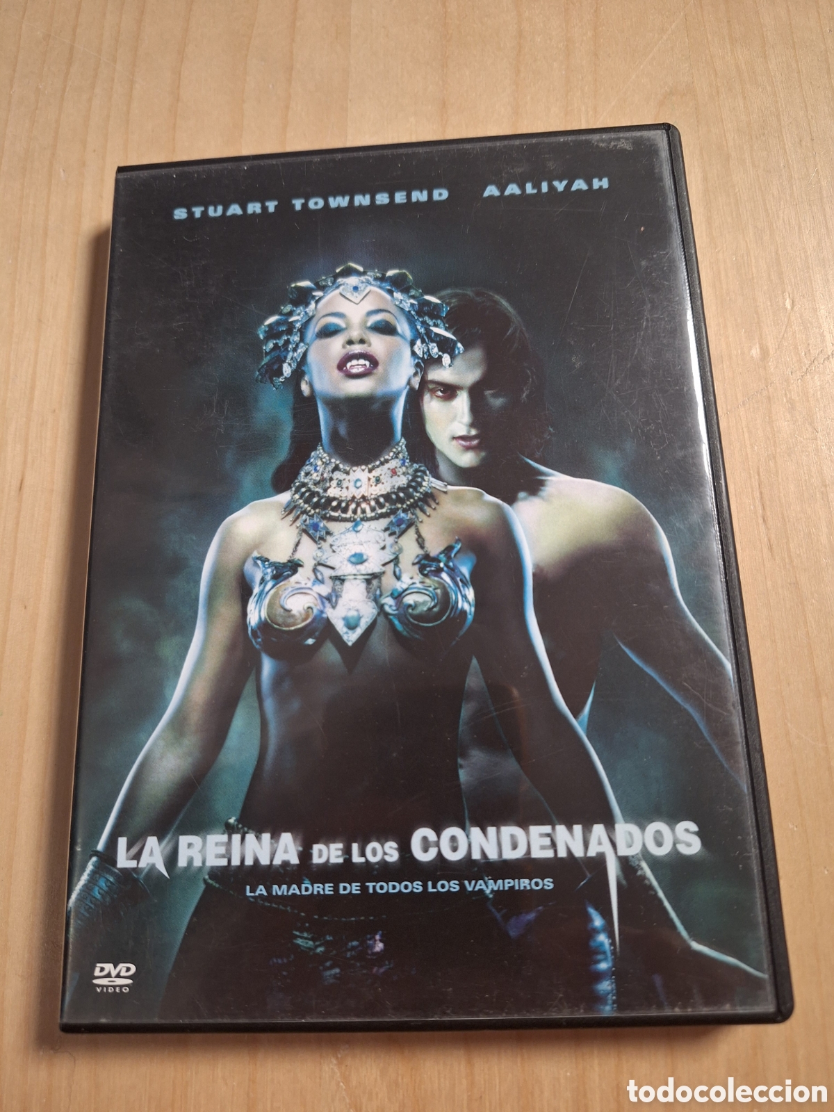 Cine: RD69 la reina de los condenados DVD SEGUNDAMANO