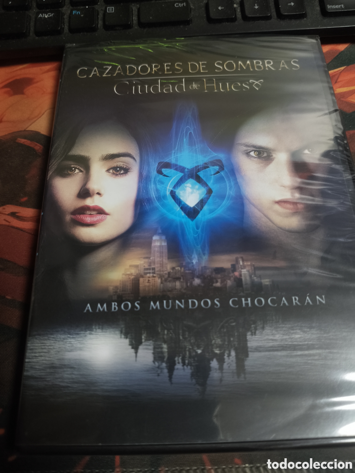 Cine: Cazadores de sombras ciudad de huesos DVD Nuevo a estrenar - 16'