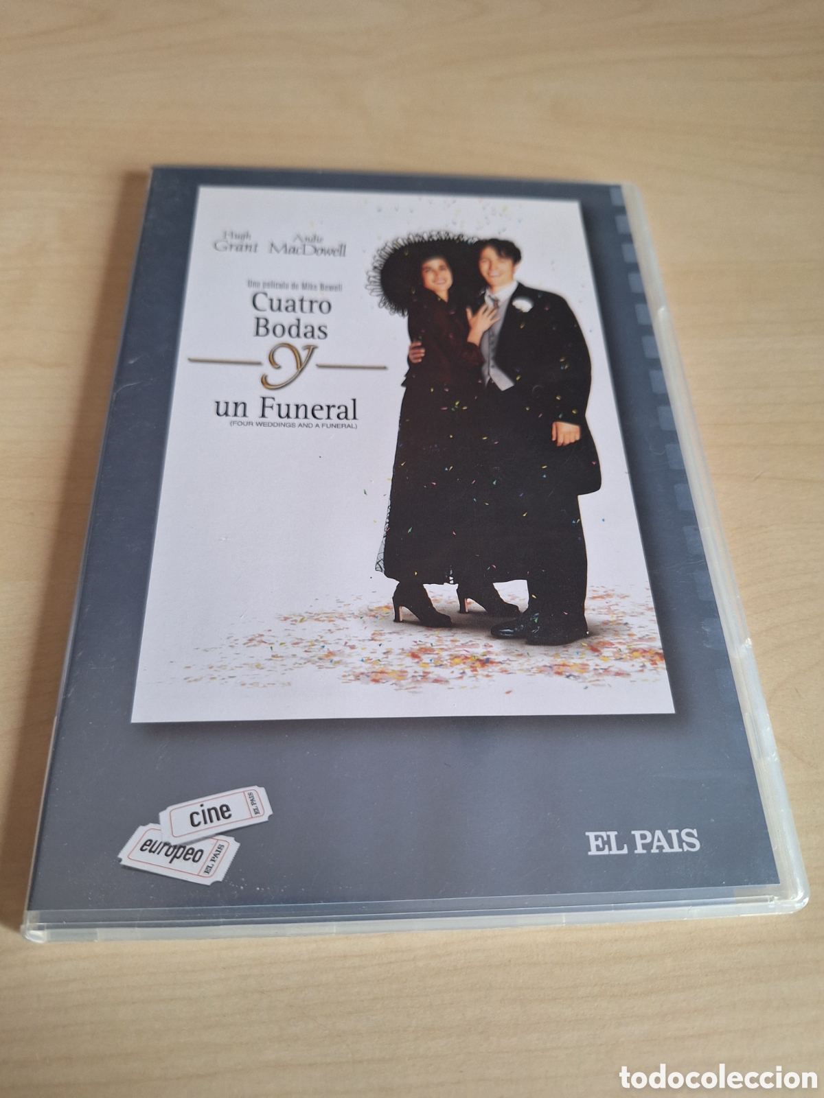 Cine: DVS58 cuatro bodas y un funeral DVD TAPA FINA