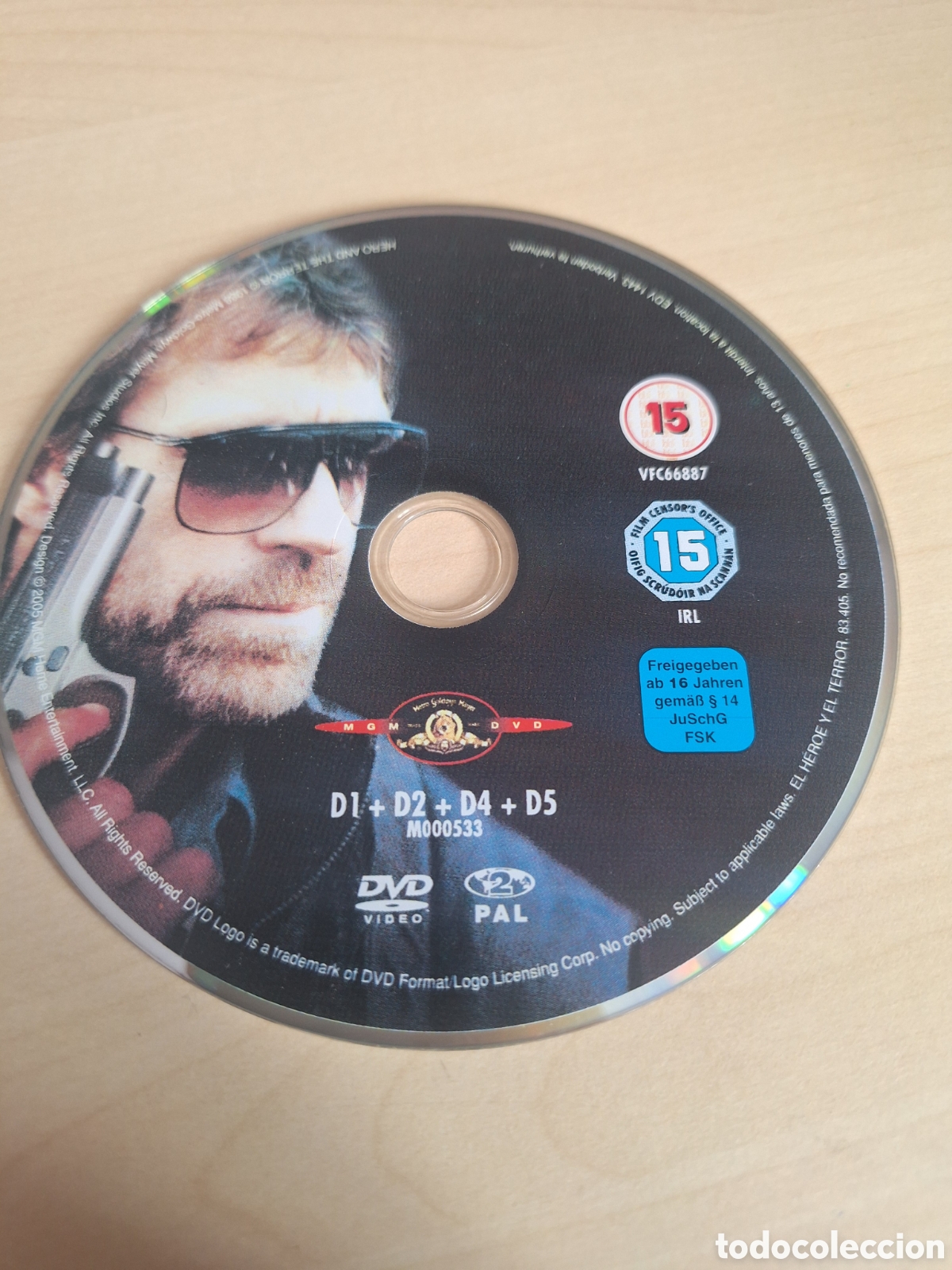 Cine: SD1773 el h&eacute;roe y el terror DVD SOLO DISCO