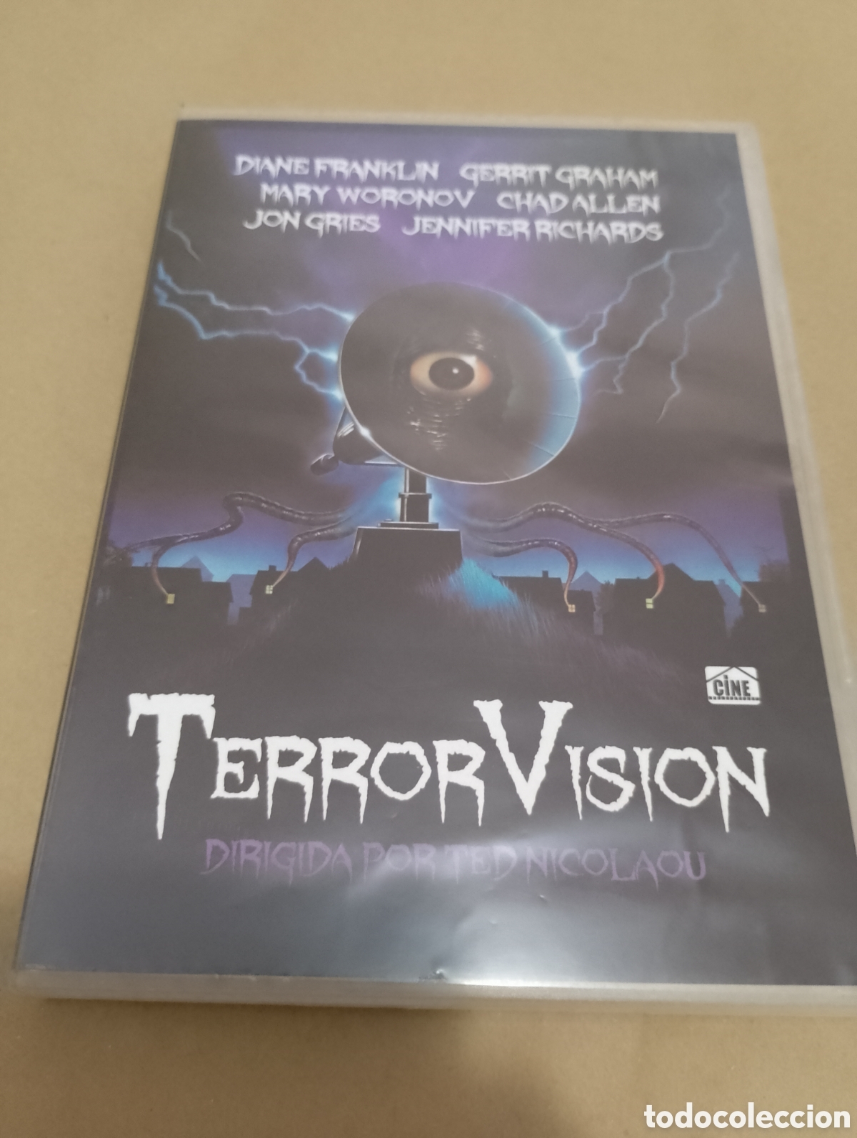 Cinema: Dvd. TerrorVision. Ted Nicolau. De culto.