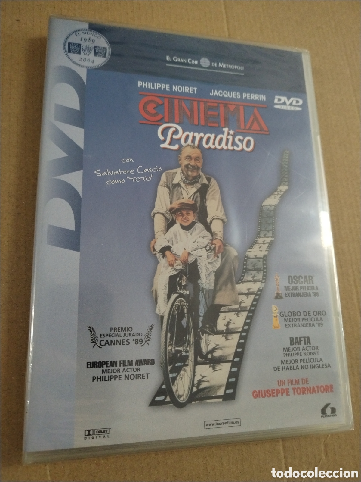 Cinema: Cinema Paradiso. Philippe Noiret. DVD.