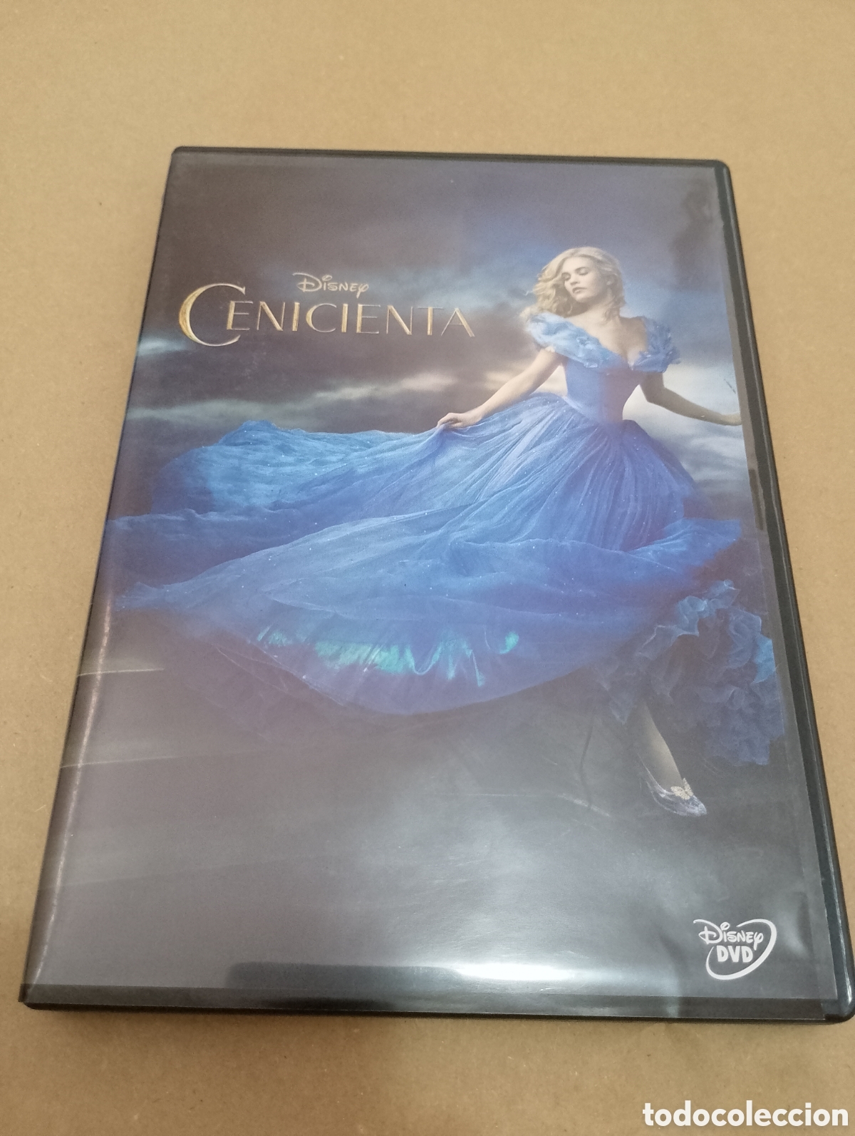 Cinema: Dvd. La Cenicienta. Disney. Imagen real.