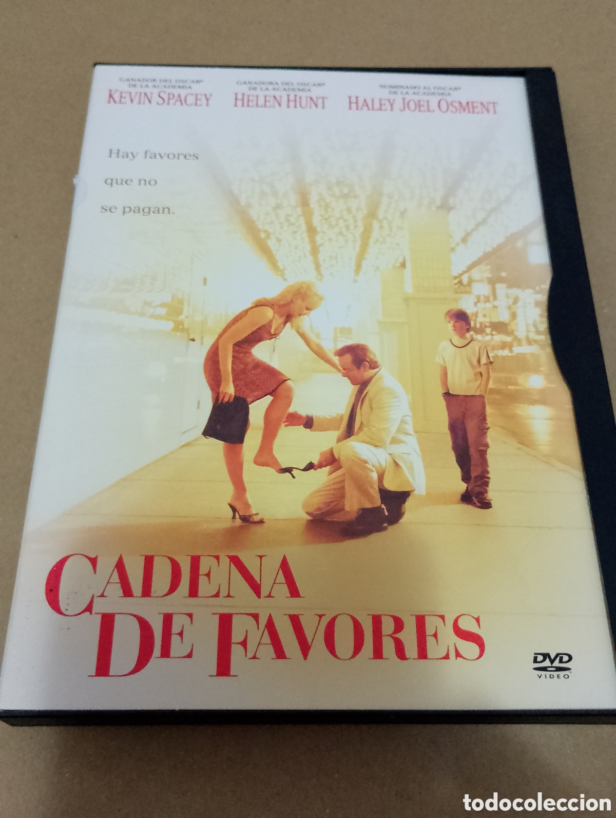 Cine: Dvd. Cadena de favores. Con Kevin Spacey y Helen Hunt.