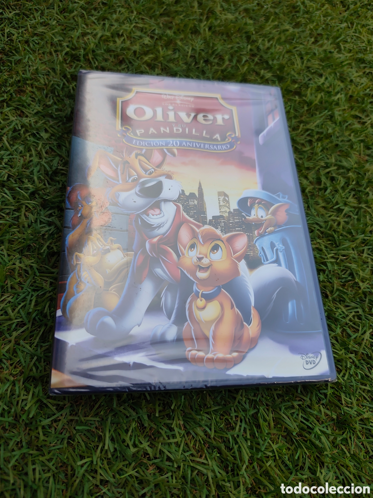 Cine: DVD Disney ( precintado).