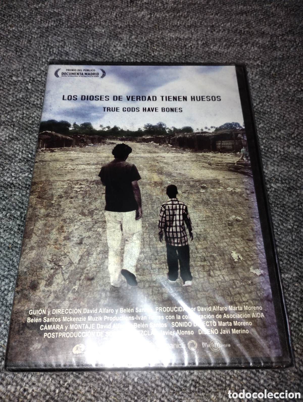Cine: Los dioses de verdad tienen huesos DVD precintado