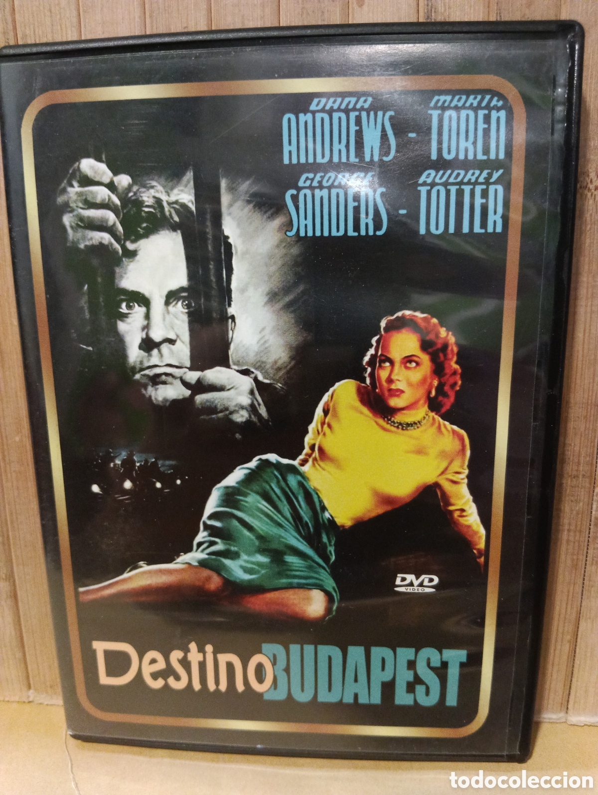 Cine: Destino Budapest -DVD seminuevo