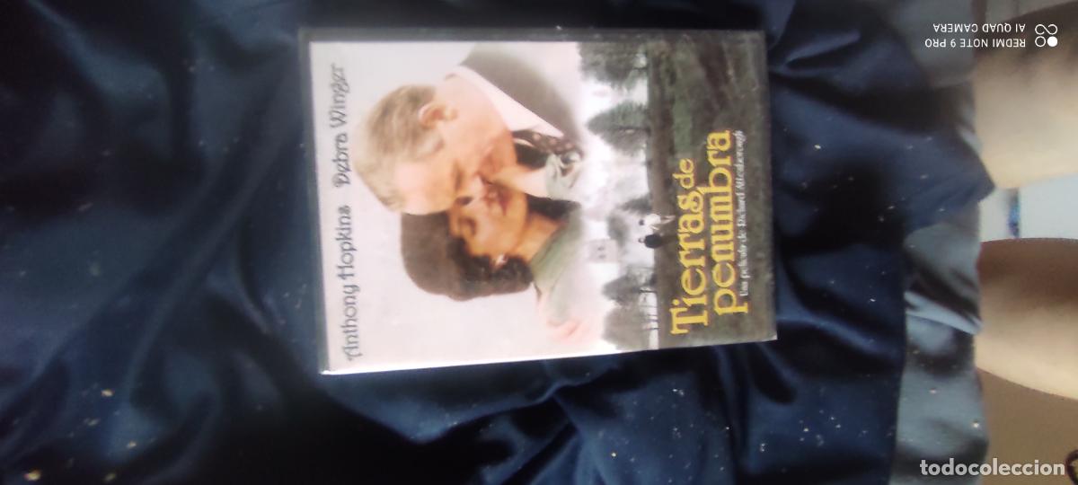 Cine: Tierras de penumbra. Pel&iacute;cula. DVD