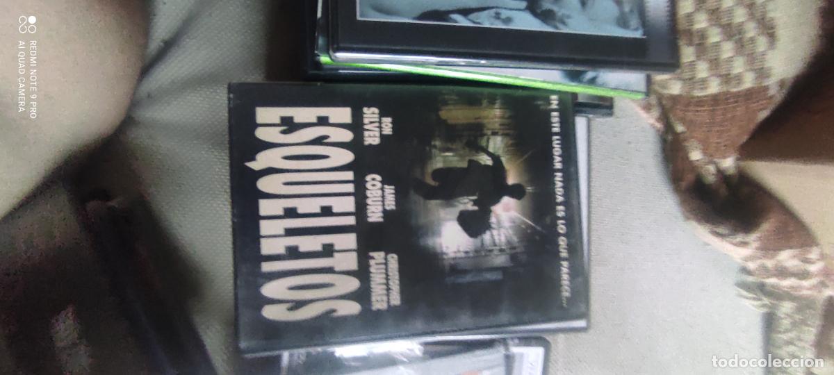 Cine: Esqueletos. Pel&iacute;cula / DVD.