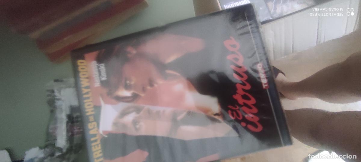 Cine: El intruso. Pel&iacute;cula/ DVD.