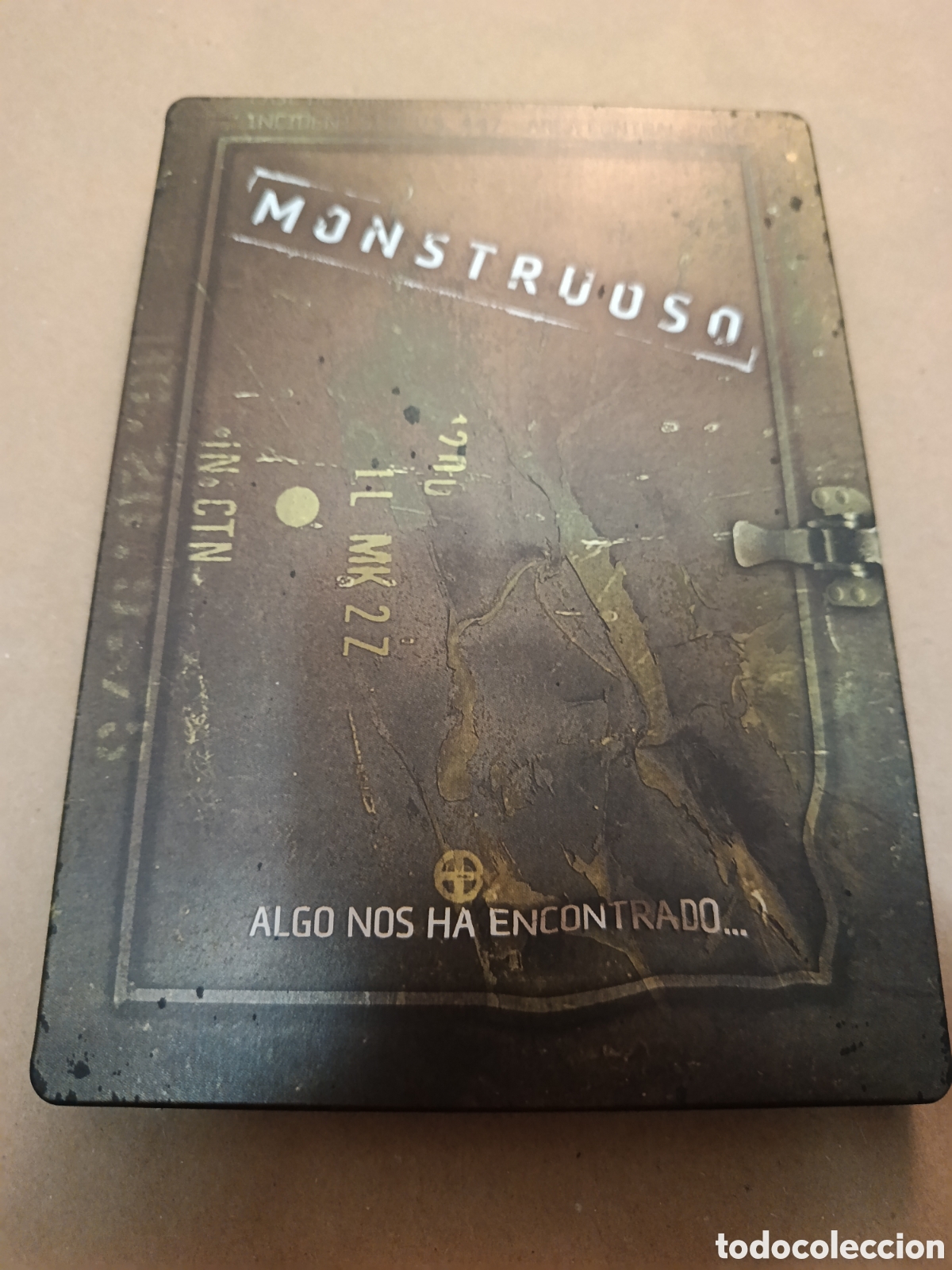 Cinema: Dvd. Monstruoso. Cloverfield. Caja met&aacute;lca.
