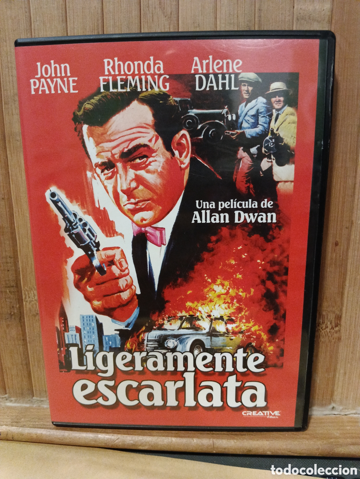 Cine: Ligeramente escarlata - DVD seminuevo
