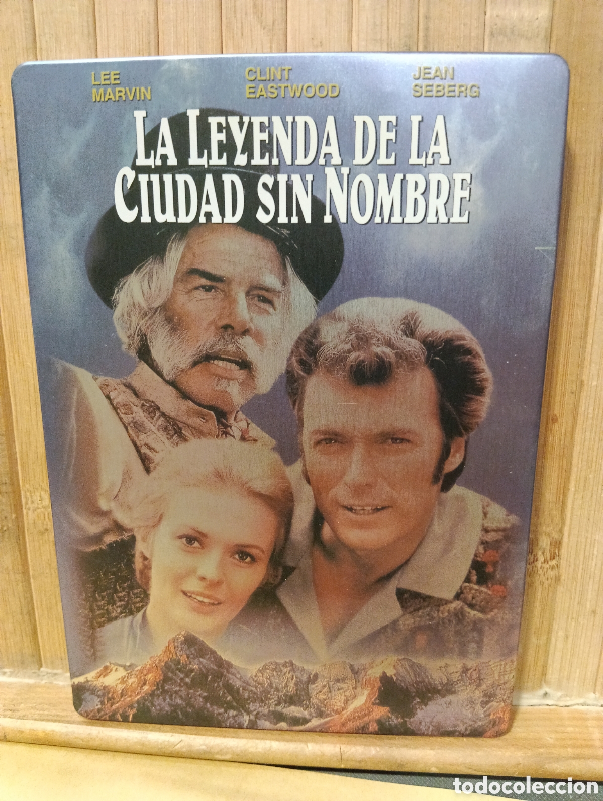 Cine: La leyenda de la ciudad sin nombre - DVD (caja met&aacute;lica)seminuevo