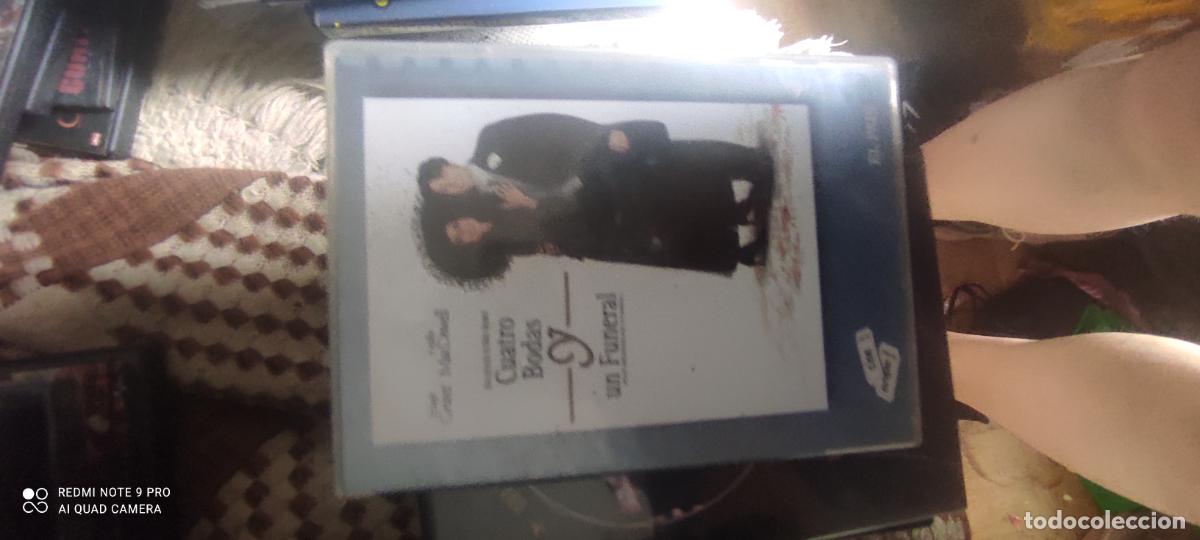Cine: Cuatro bodas y un funeral. Pel&iacute;cula / DVD.