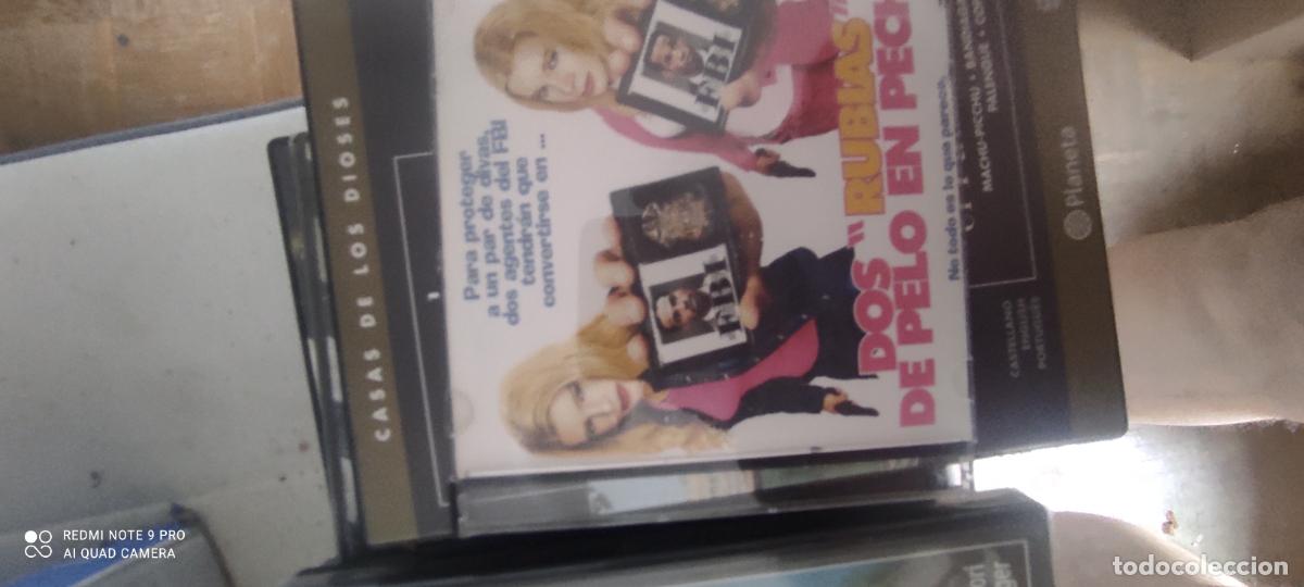 Cin&eacute;ma: dos rubias de pelo en pecho. Pel&iacute;cula / DVD.