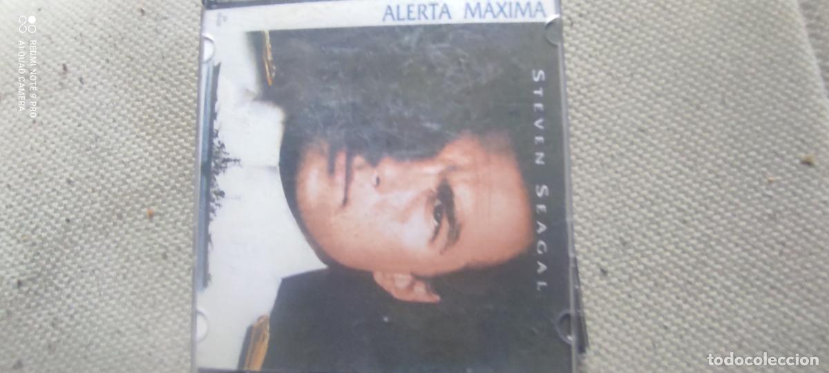 Cine: Alerta m&aacute;xima. Pel&iacute;cula / DVD.