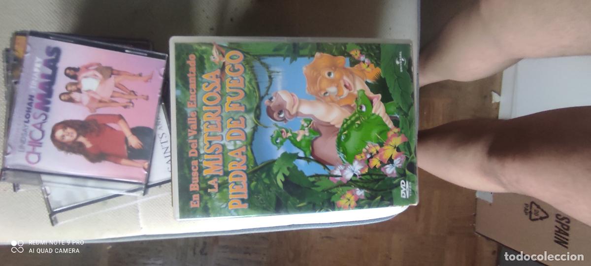 Cine: En busca del valle encantado y la misteriosa piedra de fuego. Pel&iacute;cula / DVD.