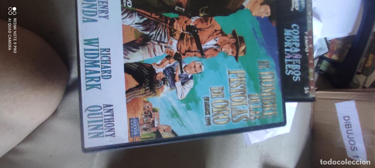 Cine: El hombre de las pistolas de oro. Pel&iacute;cula / DVD.