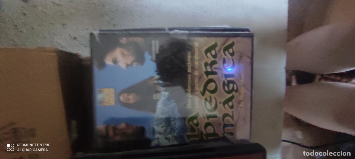 Cine: La piedra m&aacute;gica. Pel&iacute;cula / DVD.