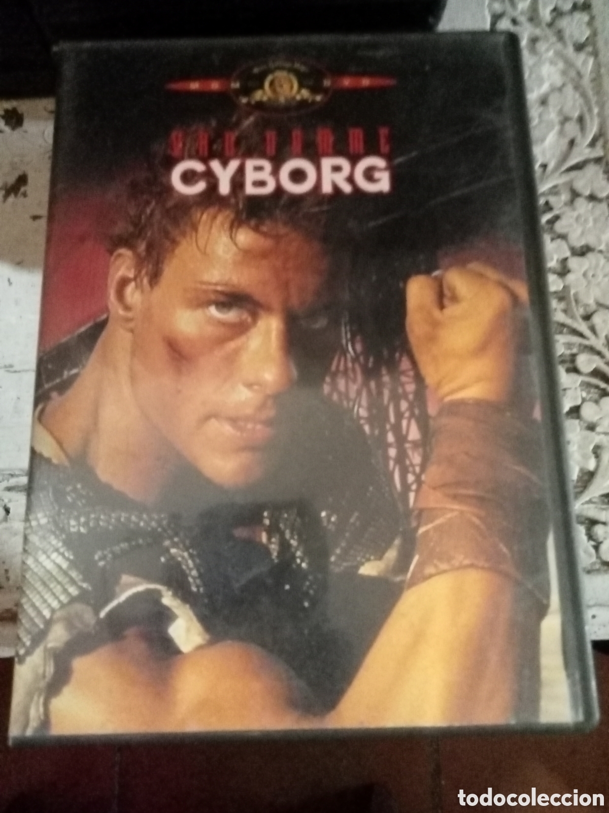 Cine: DVD cyborg van damme