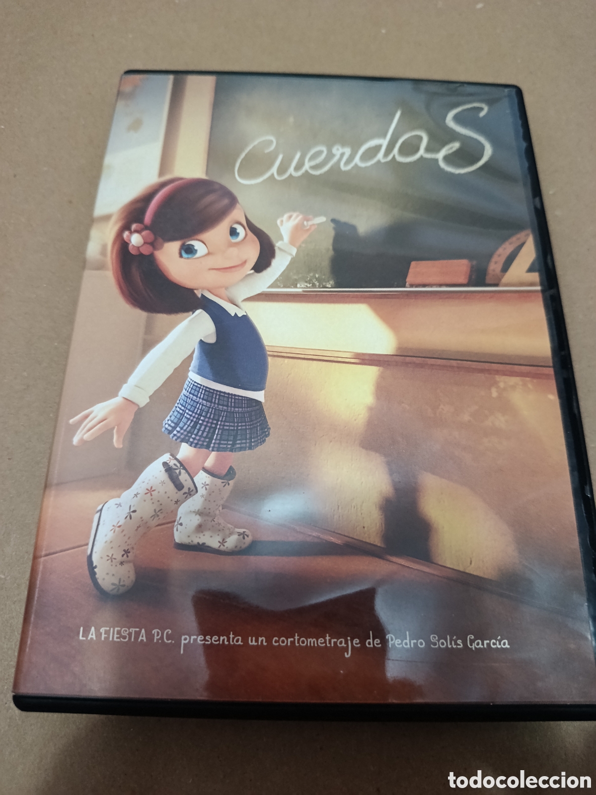 Cine: Dvd. Cuerdas. Cortometraje de Pedro Sol&iacute;s.