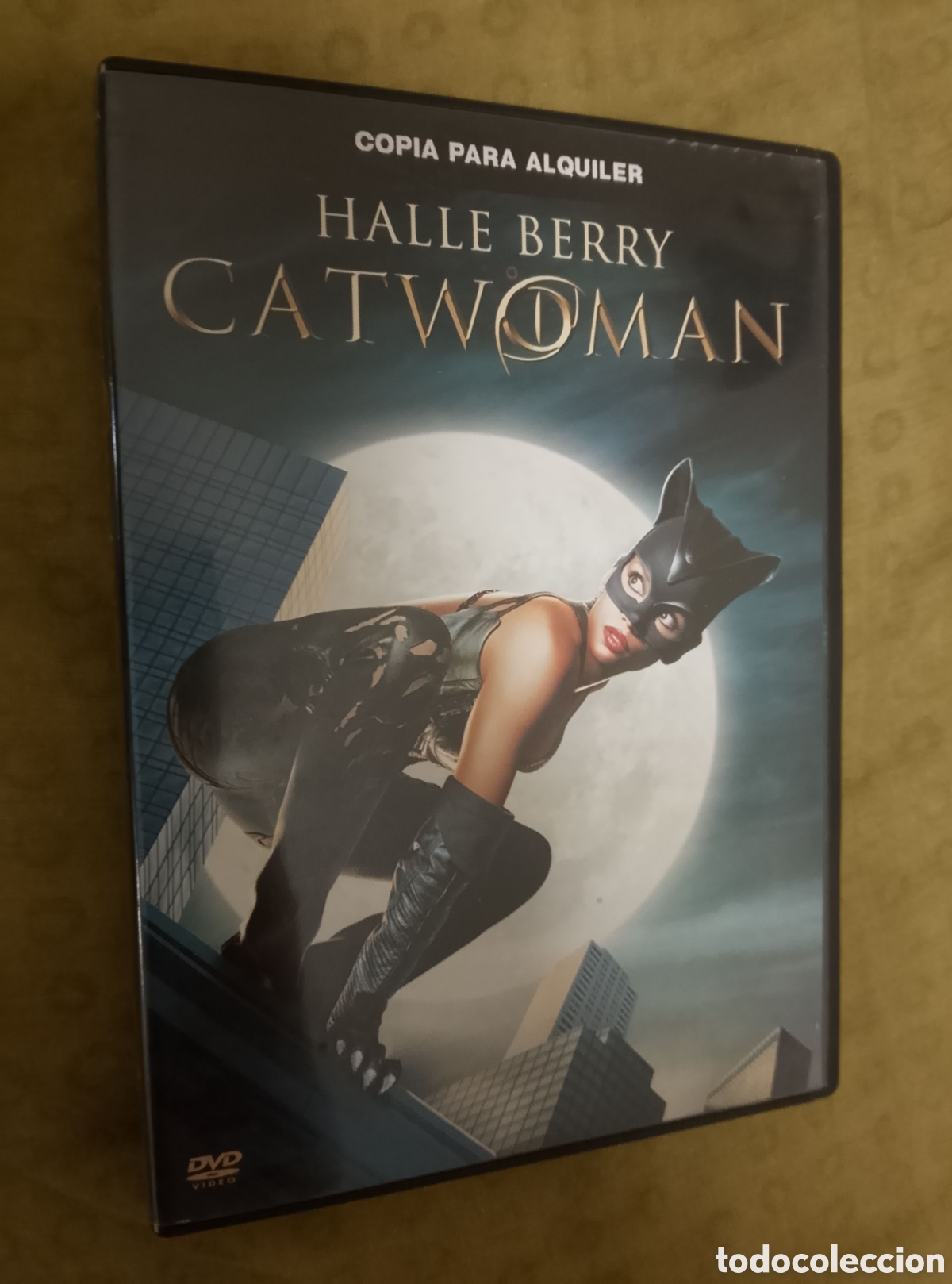 Cine: PEL&Iacute;CULA CAT WOMAN EN DVD