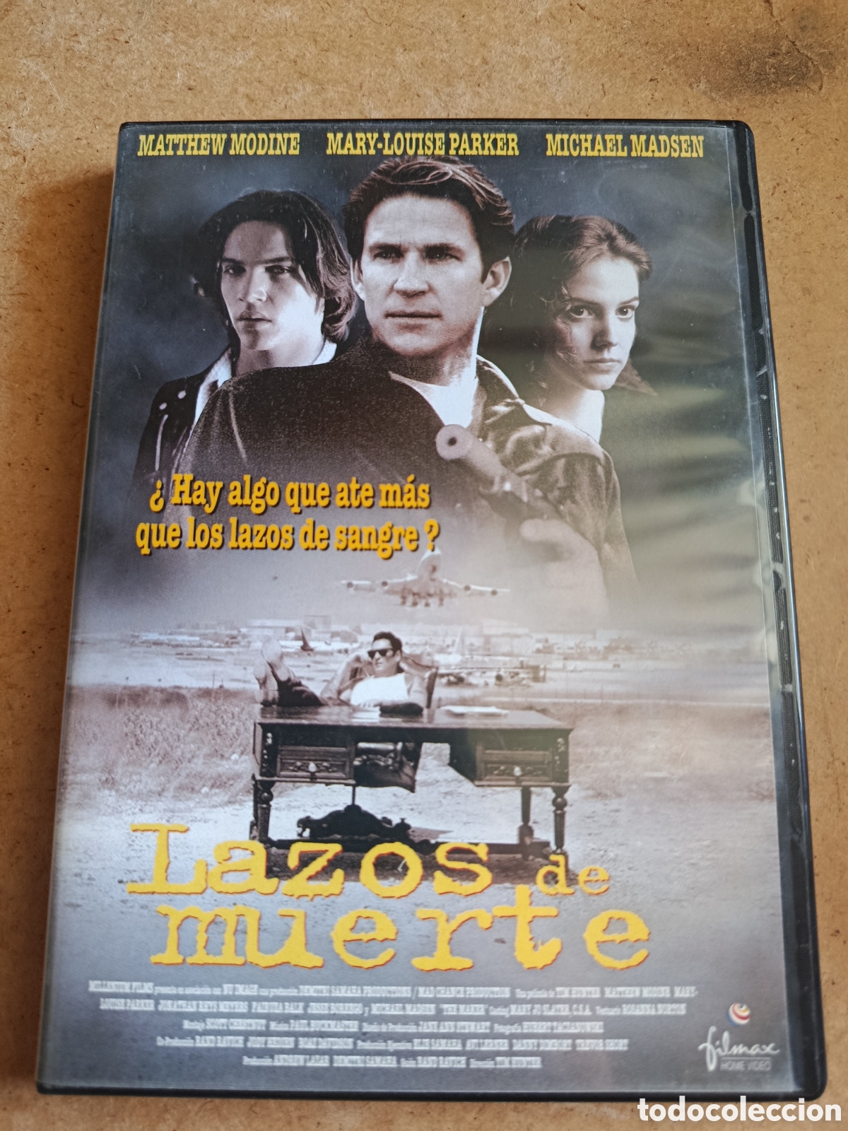 Cine: DVD - lazos de muerte