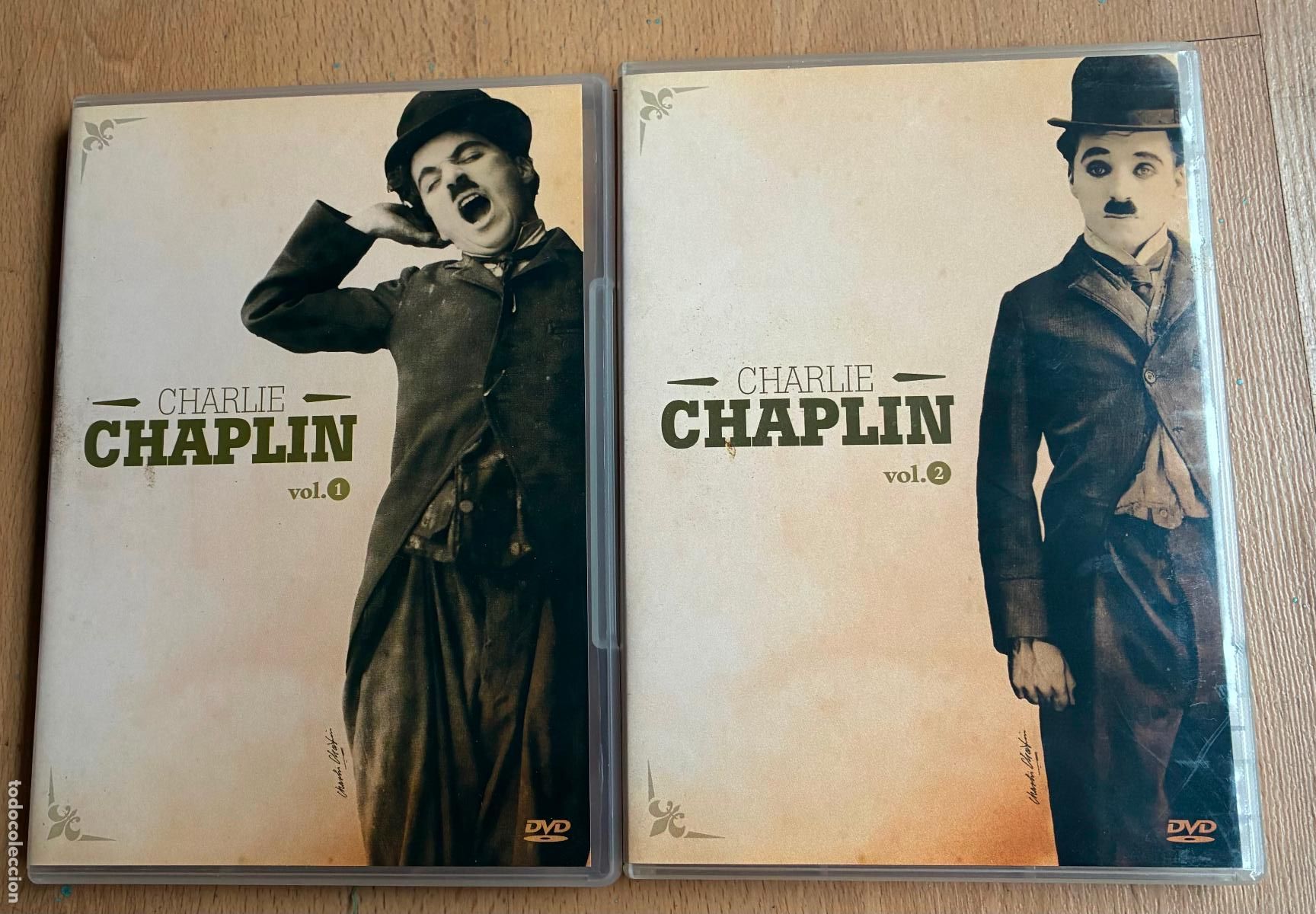 Cine: CHARLIE CHAPLIN 2 DVDs, 4 peliculas