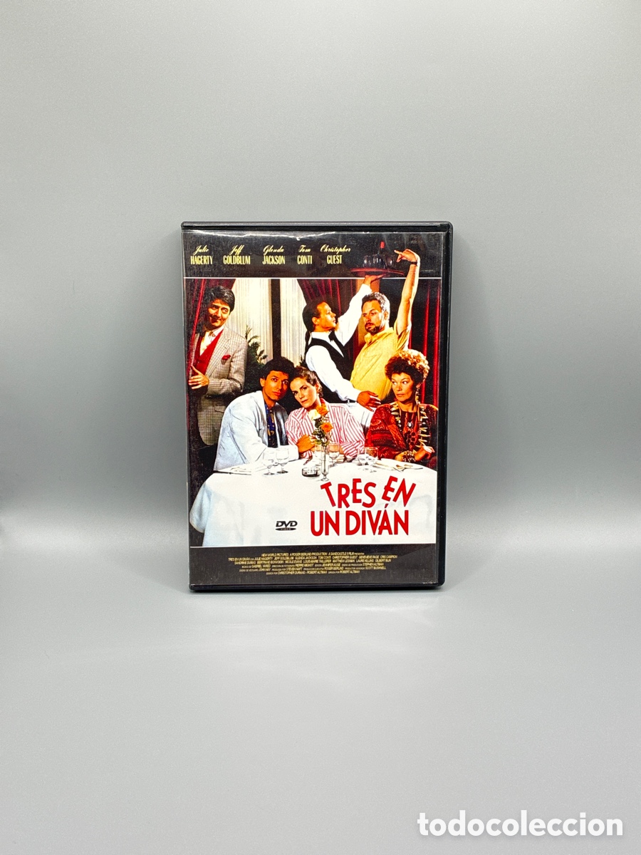 Cine: Tres en un div&aacute;n DVD