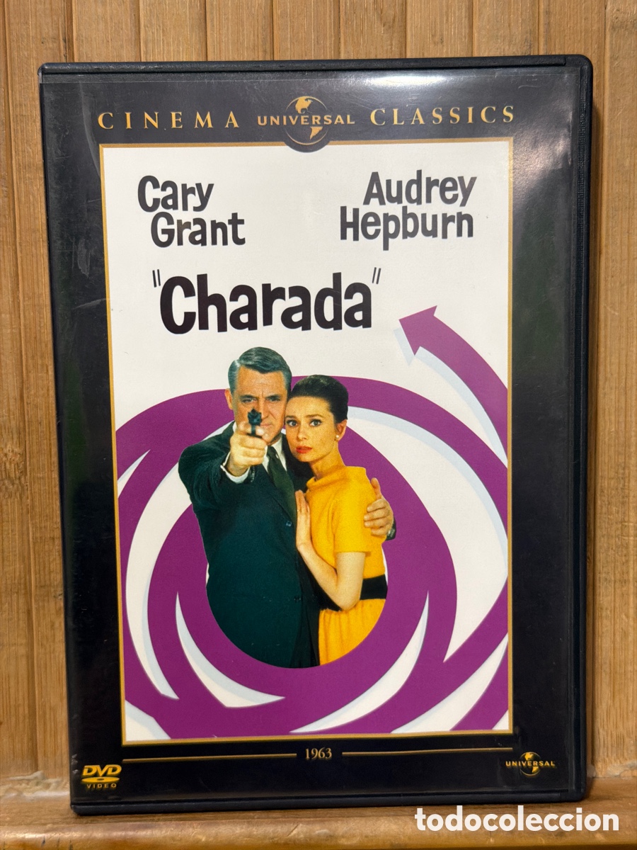 Cine: Charada DVD SEMINUEVO - Foto 1