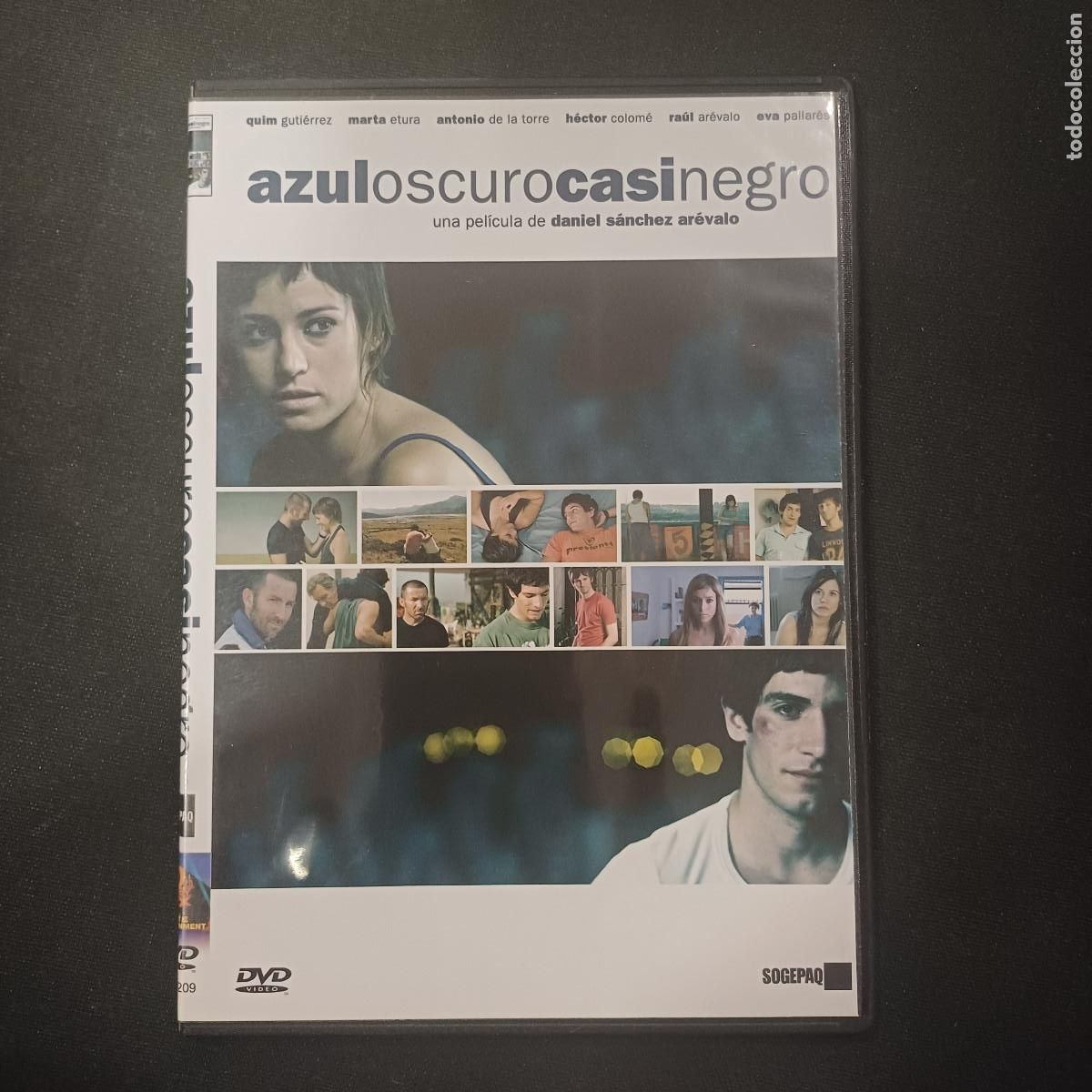 Cine: AZUL OSCURO CASI NEGRO/DVD SLIM.