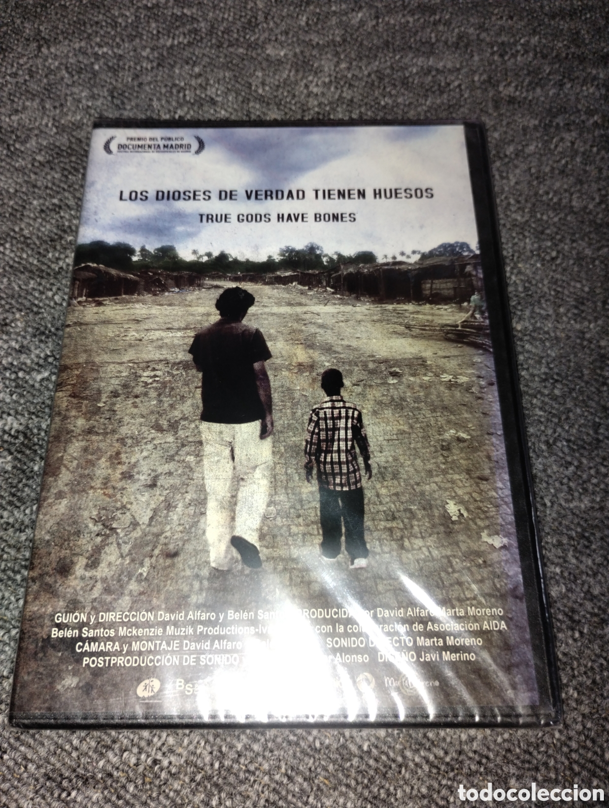 Cine: Los dioses de verdad tienen huesos DVD precintado