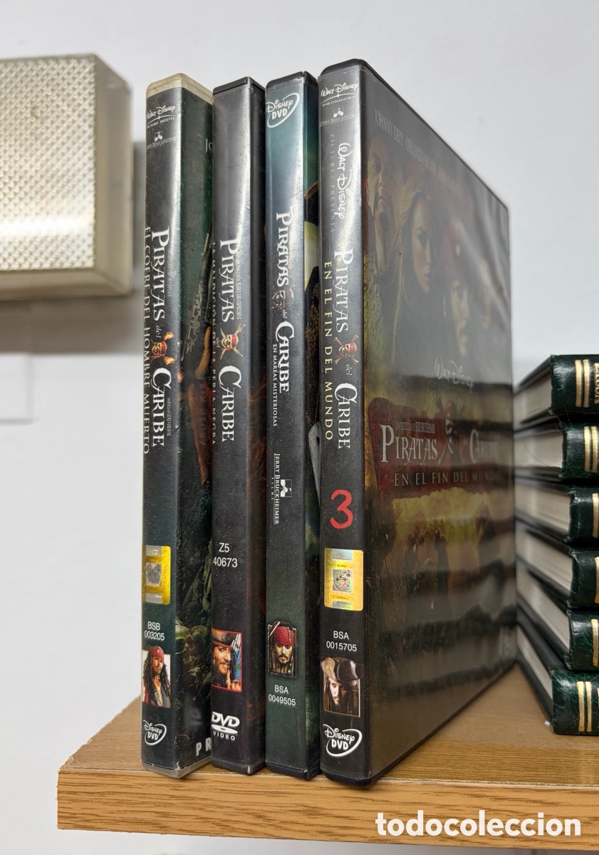 Cinema: Lote de 4 pel&iacute;culas DVD los piratas del caribe. Fin del mundo. El cofre del hombre muerto.