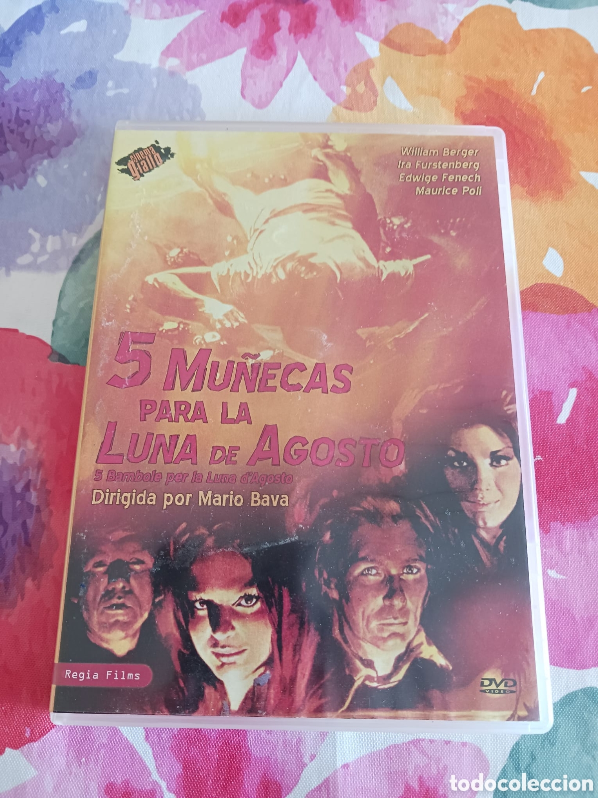 Cin&eacute;ma: 5 mu&ntilde;ecas para la luna de agosto. Dvd.