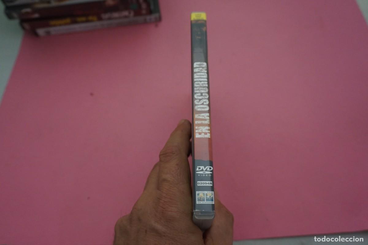 Cine: 8B3/ DVD - EN LA OSCURIDAD - JONATHAN LIBESMAN - Foto 4