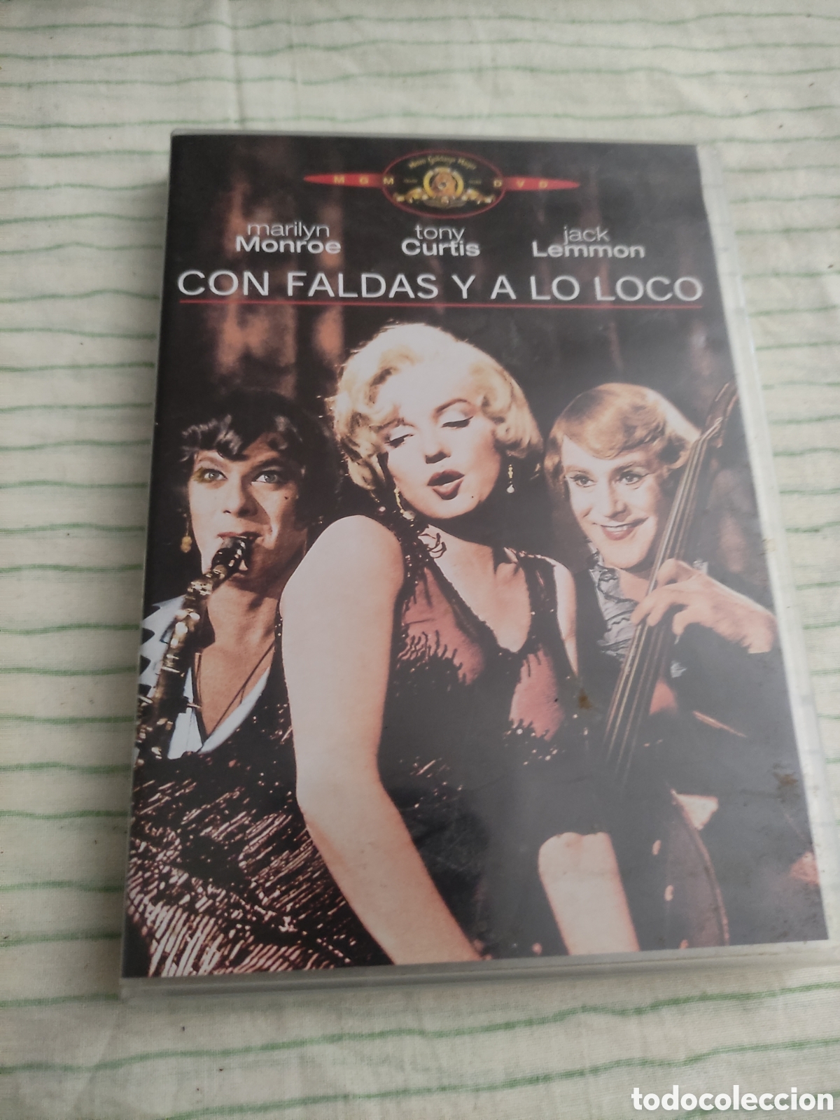 Cine: DVD - pel&iacute;cula - Con faldas y a lo loco