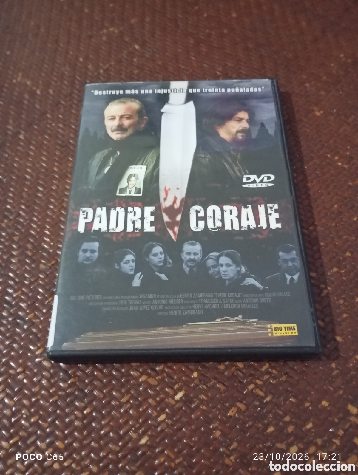 Cine: Padre coraje DVD caratula con una pegatina pegada DVD perfecto estado