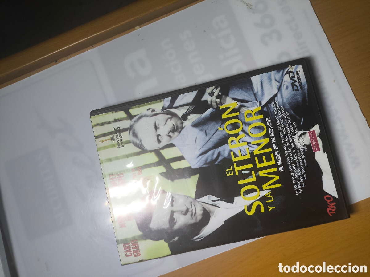 Cine: DVD de el solter&oacute;n y la menor.lote.n.,242