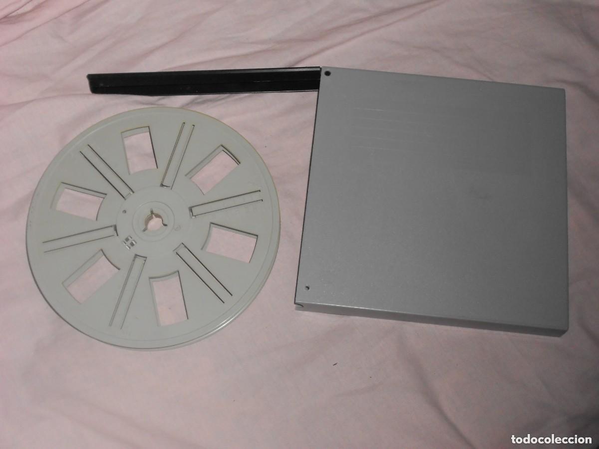 Cine: CAJA Y BOBINA PARA PELICULA SUPER 8 MM 120 METROS.