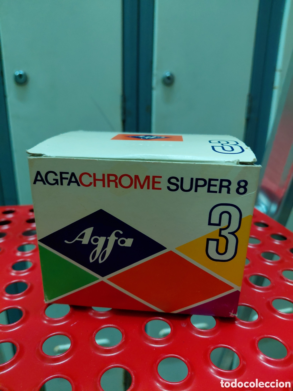 Cine: Antigua caja con 3 peliculas super 8 agfachrome precintadas. Cad. Marzo 82