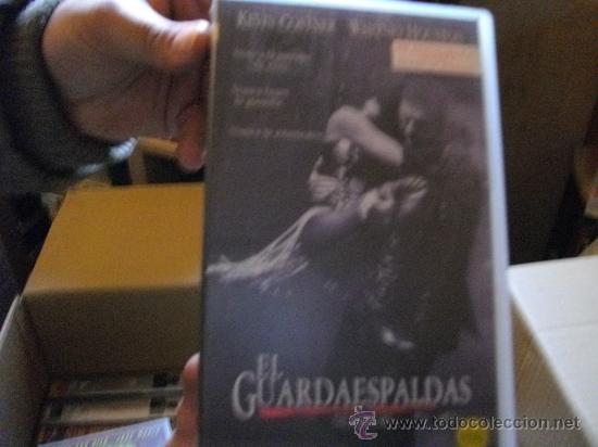 Kino: EL GUARDA ESPALDAS semi nueva