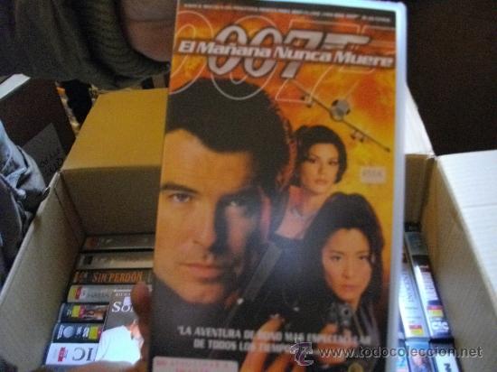 Kino: 007 EL MA&Ntilde;ANA NUNCA MUERE